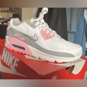 Brand new in box Nike air max 90. Never been worn - size 6y or 7.5-8 womens